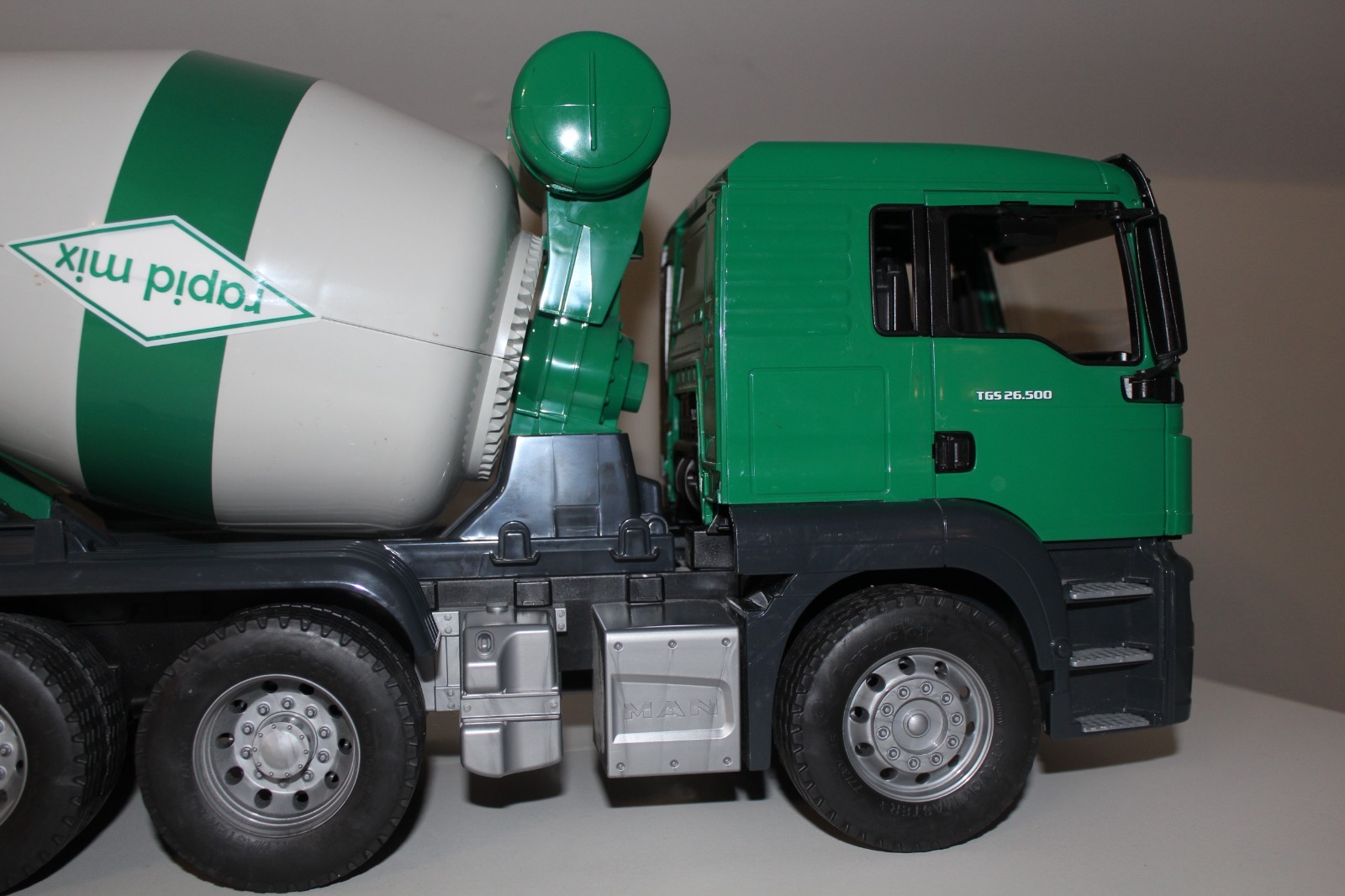 CONCRETE Cement MIXER TRUCK MAN TGA Green Bruder Toy Car Model 1/16 1:16