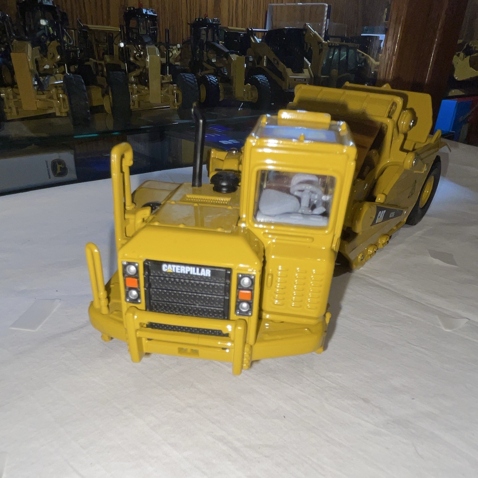 Caterpillar CAT 623G Construction Scraper Diecast Model Yellow Black