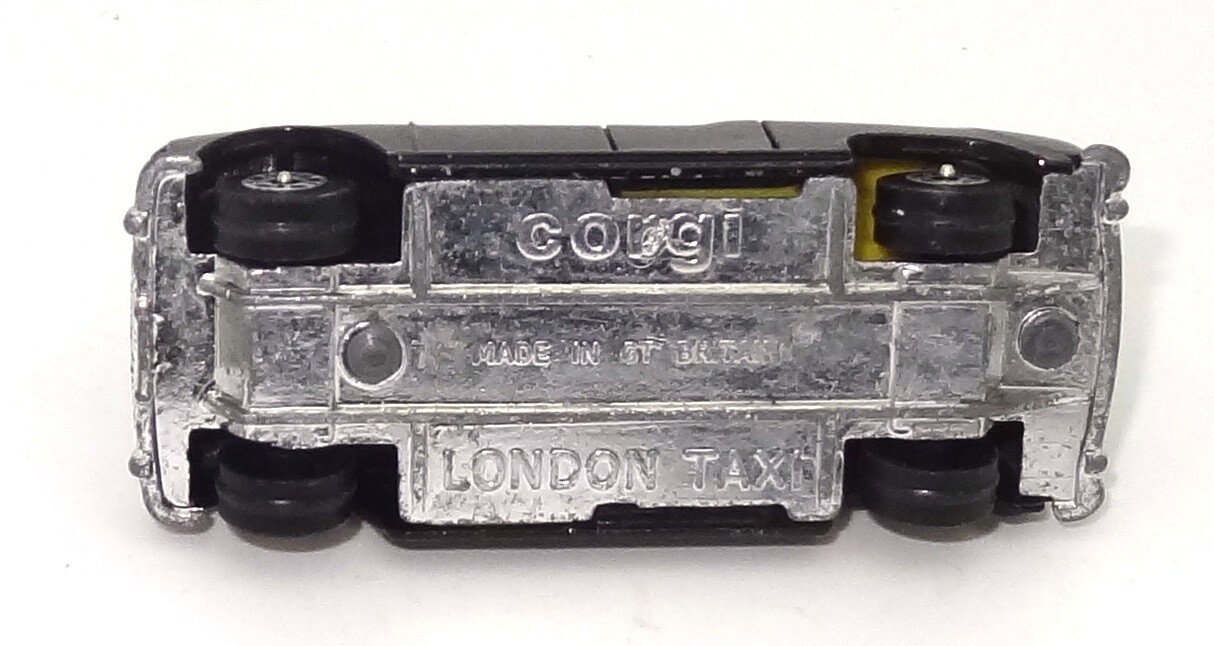CORGI JUNIORS LONDON AUSTIN FX4 TAXI – A/MINT