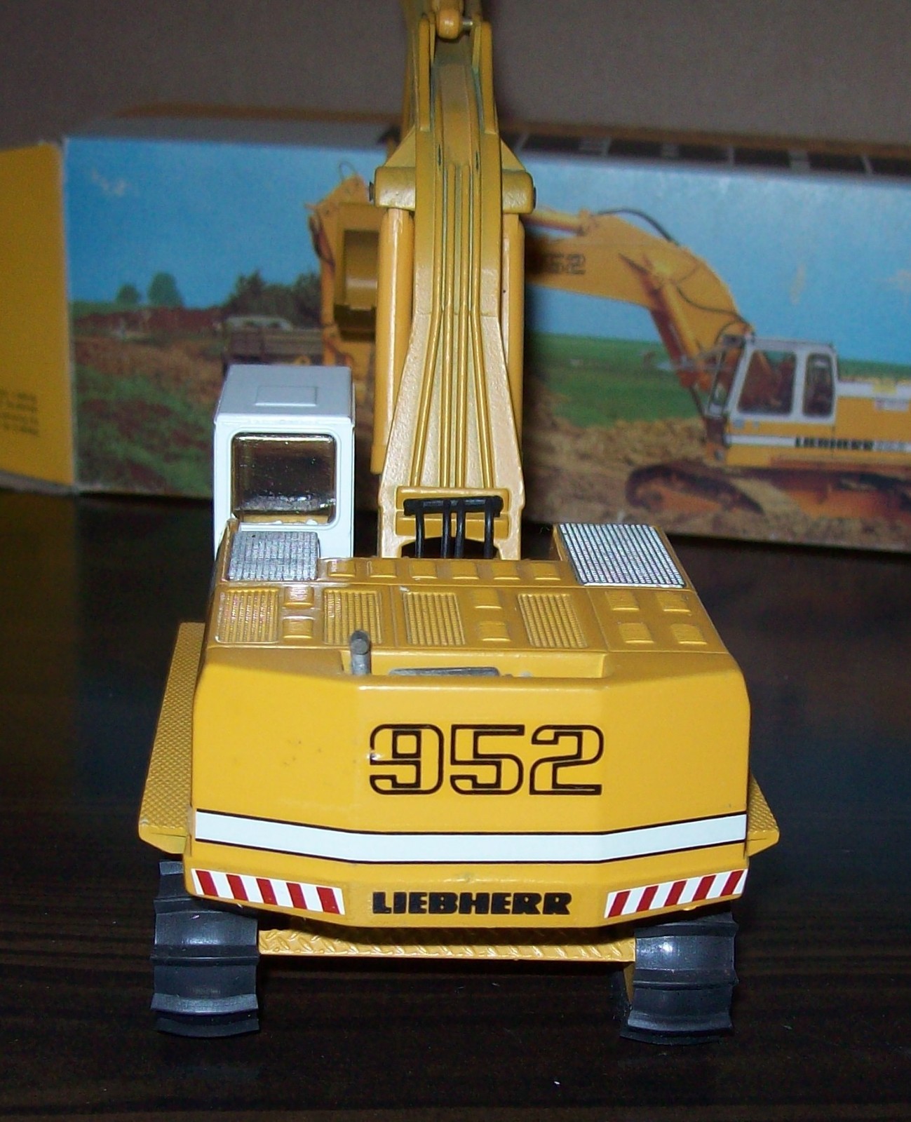 1:50 LIEBHERR R 952 HYDRAULIC EXCAVATOR by CONRAD GERMANY