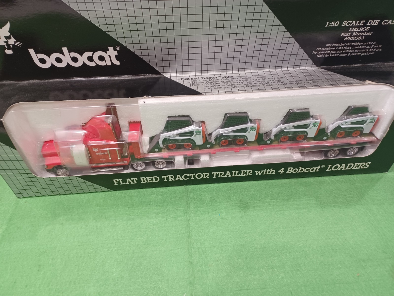 Bobcat Flatbed Melroe #6900383 tractor Trailer w 4 Bobcat Loader vehicles 1:150