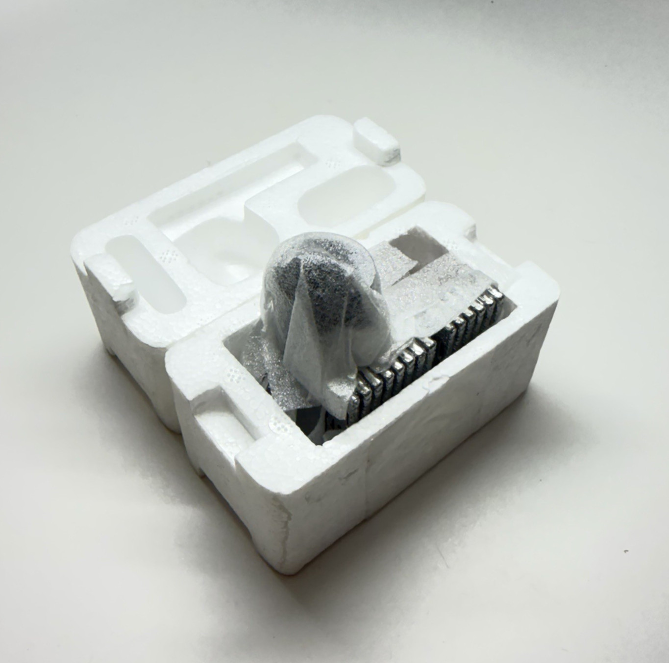 WEIL-MCLAIN CONTRACTOR COLLECTION SERIES NO 8 ’60 FORD ’40 TRUCK SET ERTL