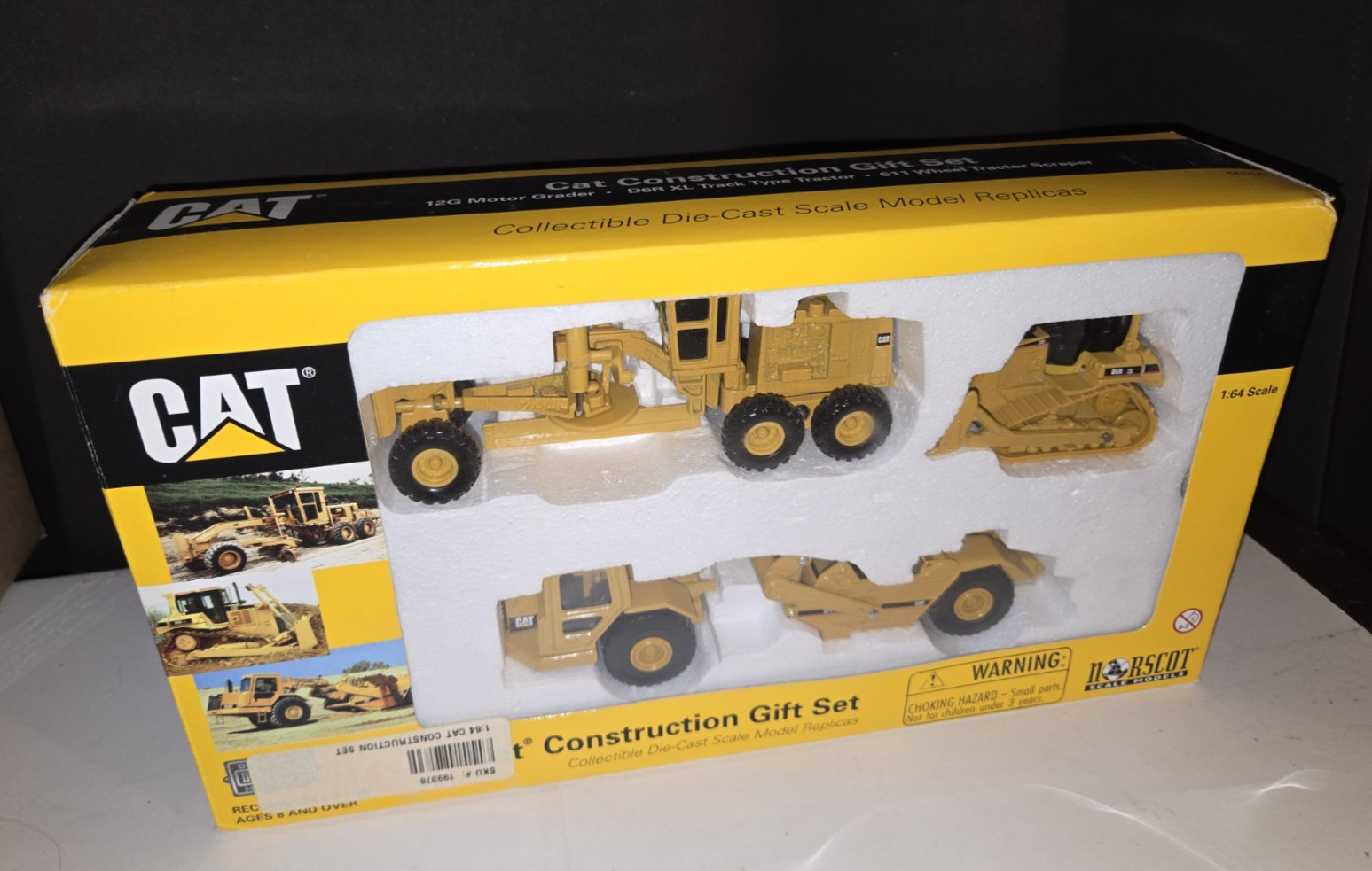 1/64 Norscot CAT Construction Gift Set 12G Grader, D6R, 611 Scraper 55114