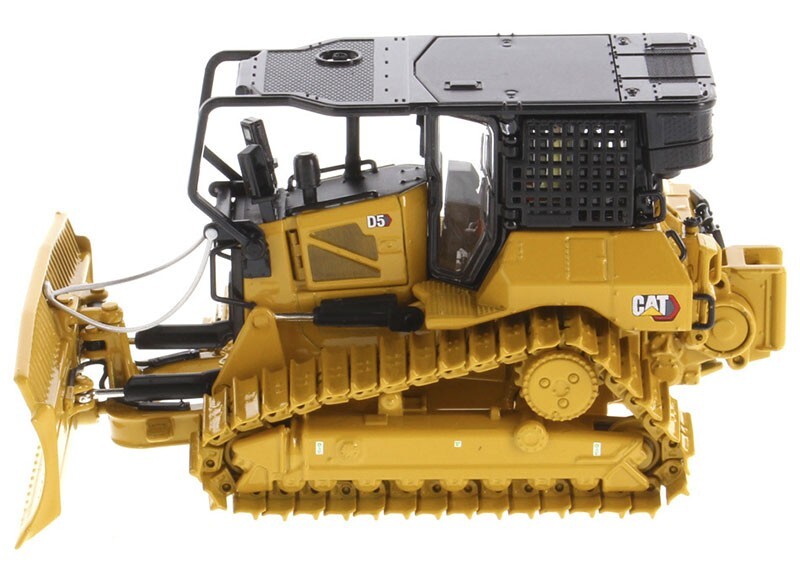 Die Cast Masters D5 LGP Fire Dozer Caterpillar NEW 1:50 85952