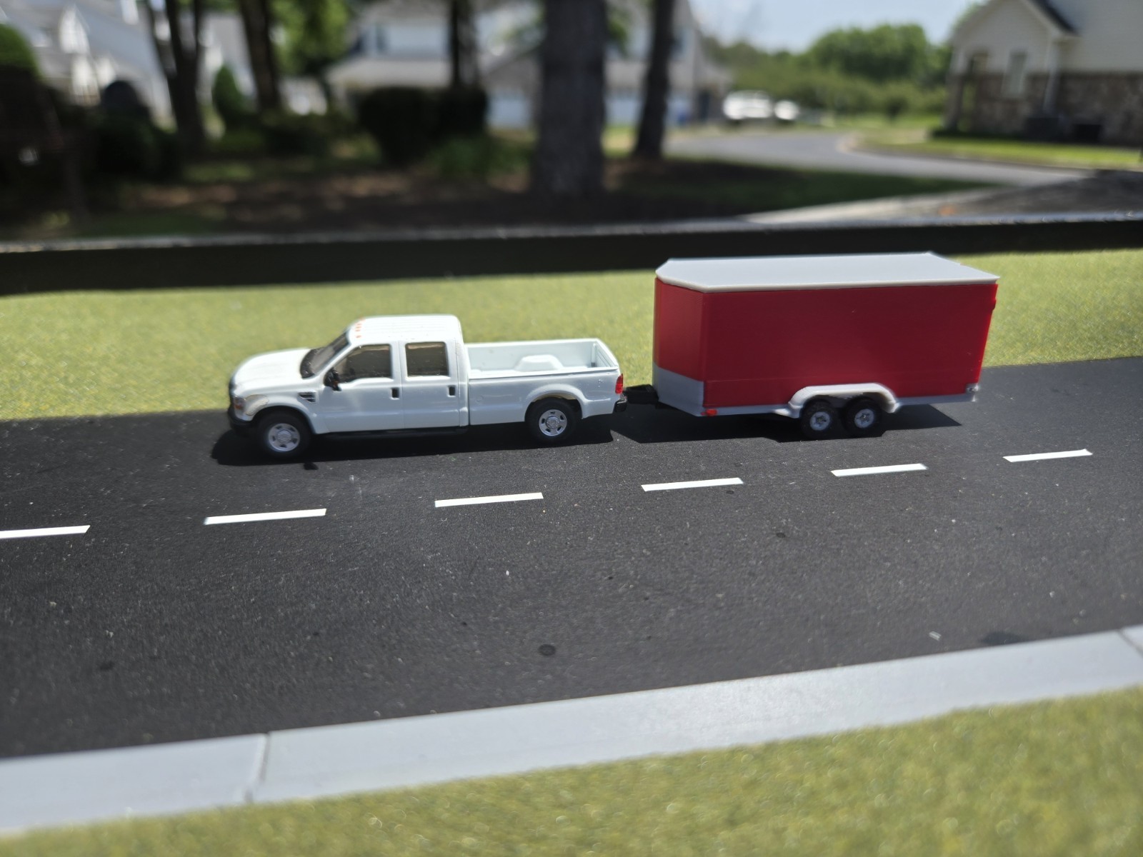 1/87 Scale Cargo Trailer in Red