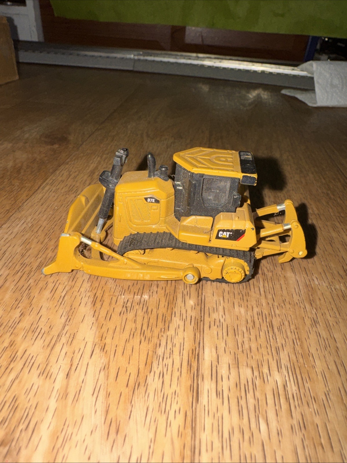 2013 Toy State Diecast 1:83 Caterpillar D7E Bulldozer Construction Equipment