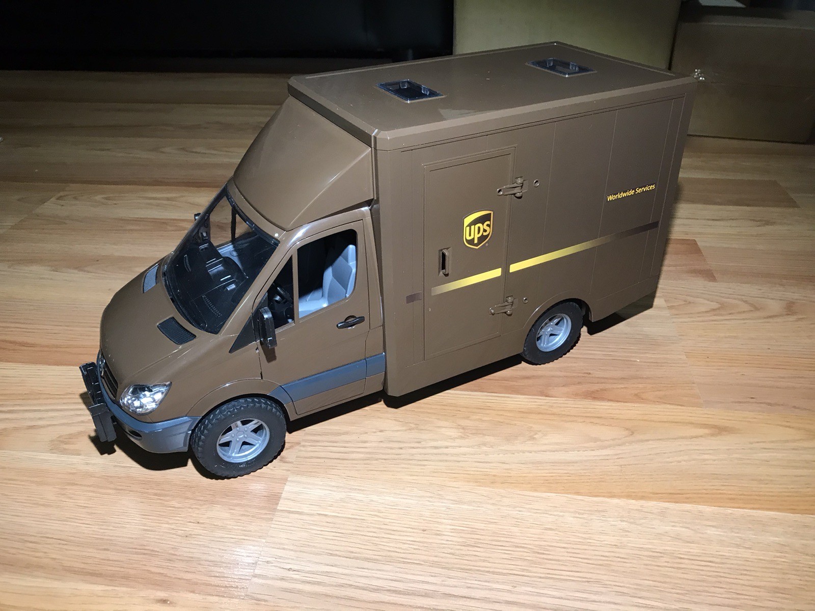1/16 Mercedes-Benz Sprinter UPS Truck by Bruder 02678 Missing Rear Doors