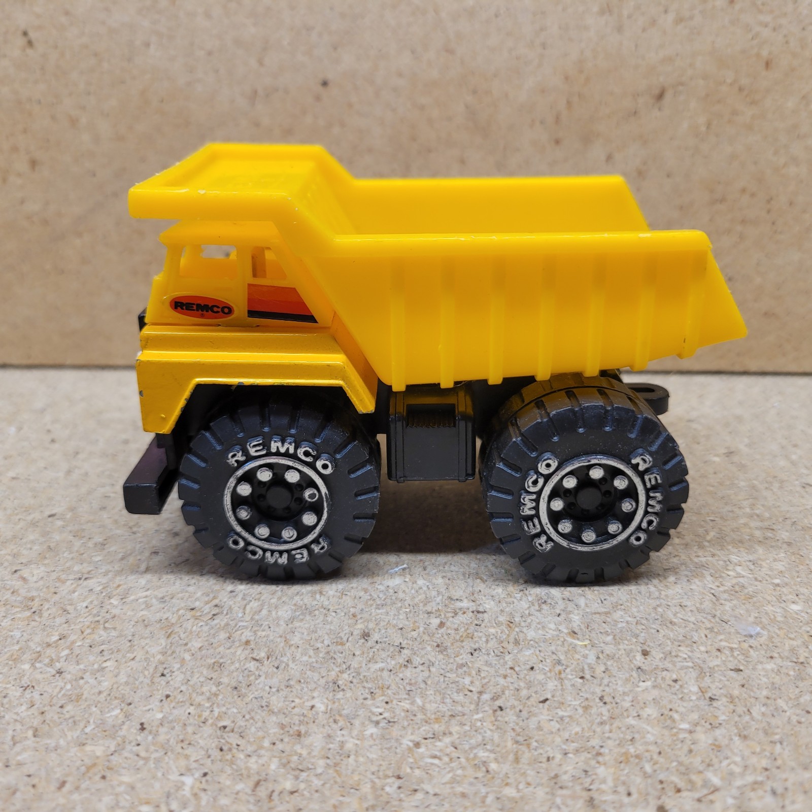 VTG Remco Construction Vehicles Lot of 7 – Late 1980s – Metal And Plastic