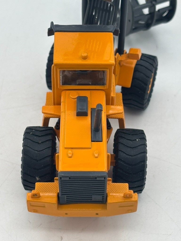 1/50 Scale Diecast Volvo BM L 180C HIGH-LIFT Loader with box