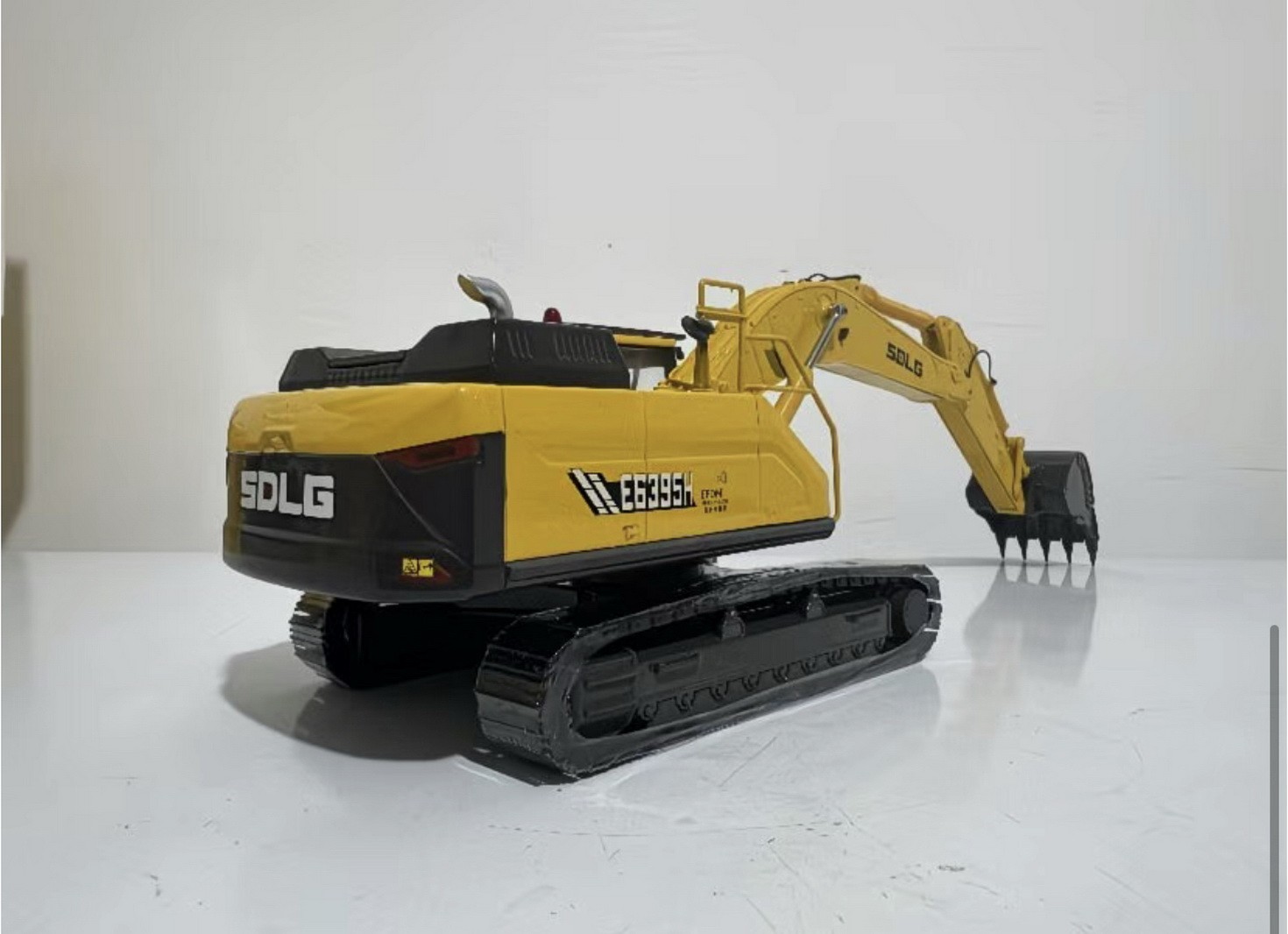 1/35 Scale SDLG E6395H Hydraulic Excavator Diecast Model Collection Toy Gift