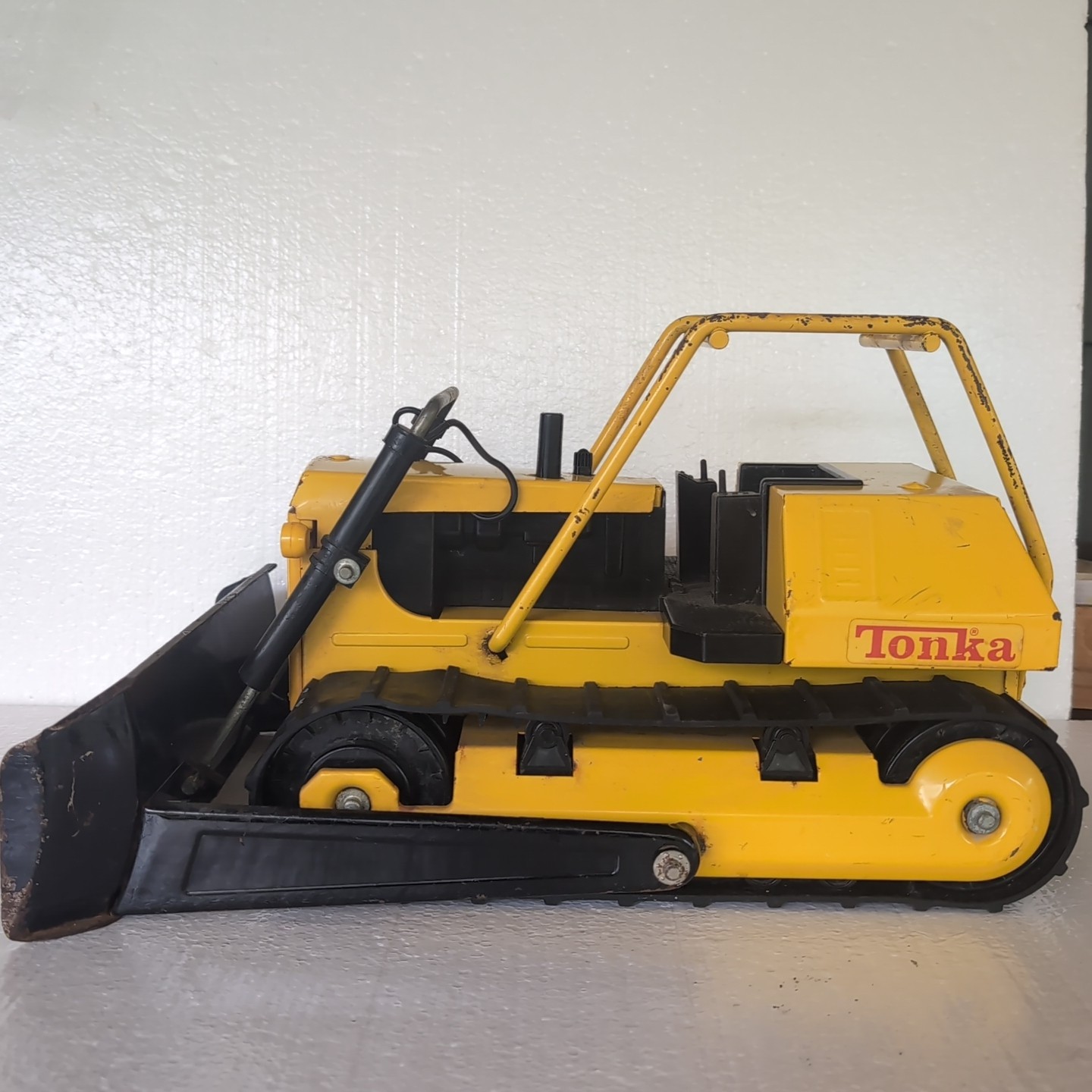 Vintage Tonka T9 Bulldozer