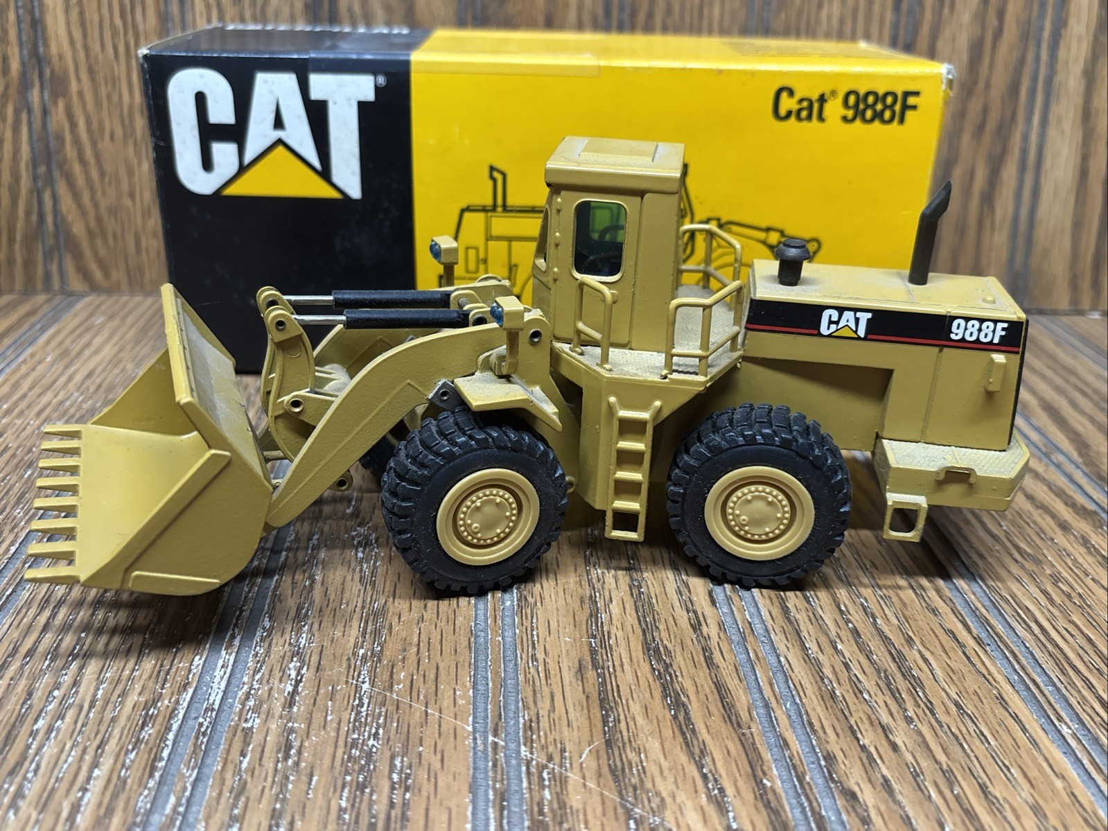 Norscot 1/50 Scale Diecast CAT Caterpillar 988F Wheel Loader w/ Box West Germany