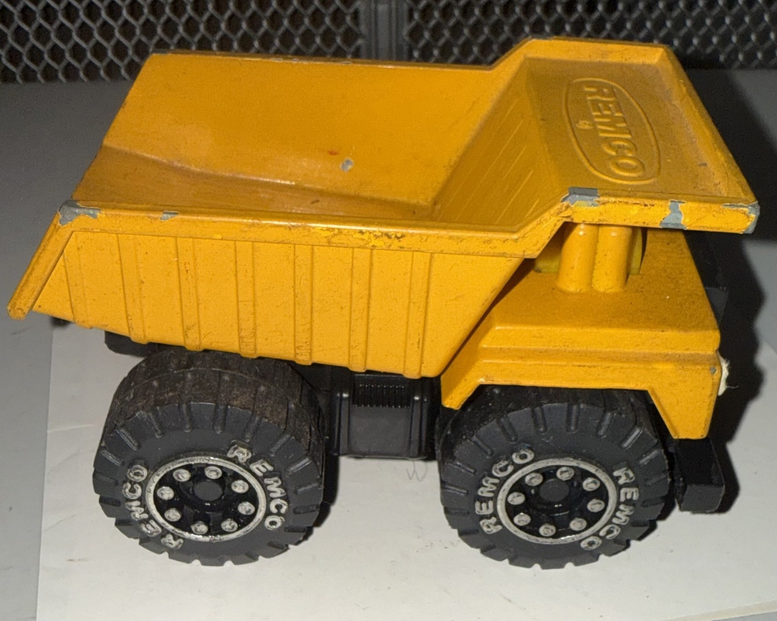 Vintage 1987 Remco Yellow Dump Truck Toy Model Construction Vehicle Loose
