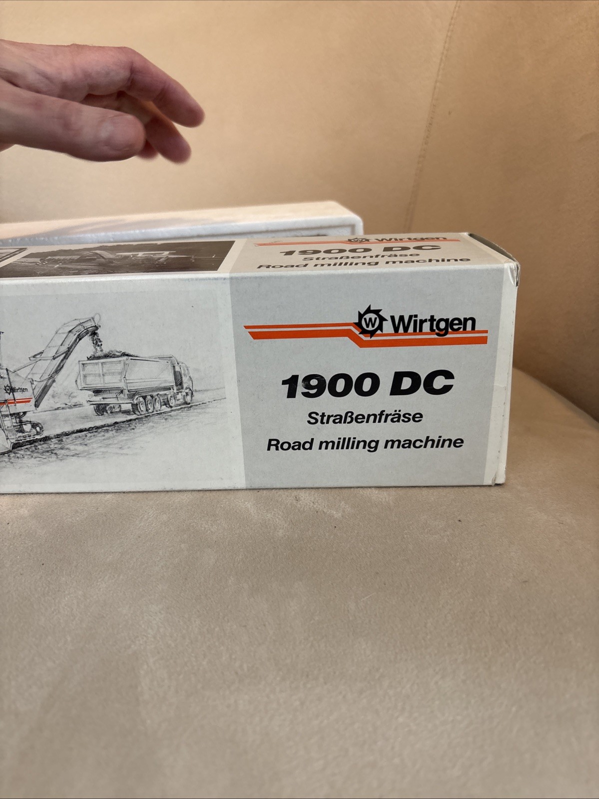 WIRTGEN 1900DC Road Milling Machine NZG 1:50 scale diecast #379
