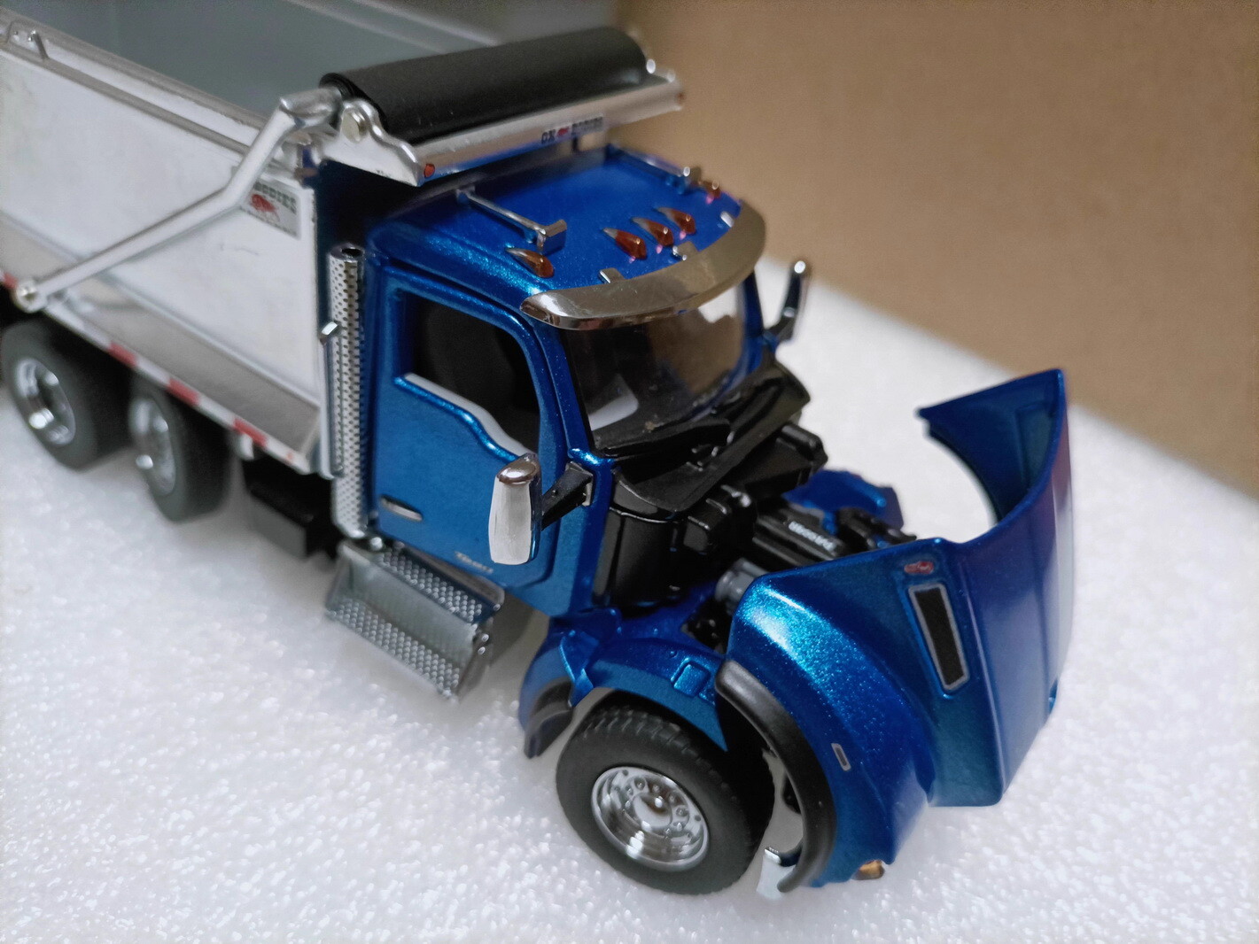 DM 1/50 Kenworth T880S Sffa Tandem AXLE DUMP TRUCK Diecast Model Toy 71078