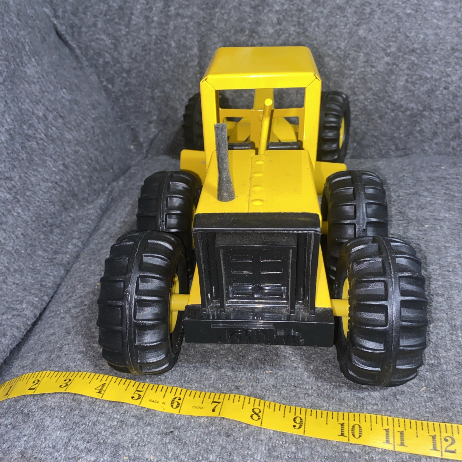 Tonka Yellow Metal Pressed Steel Road Grader Tractor 18” Construction Vehicle