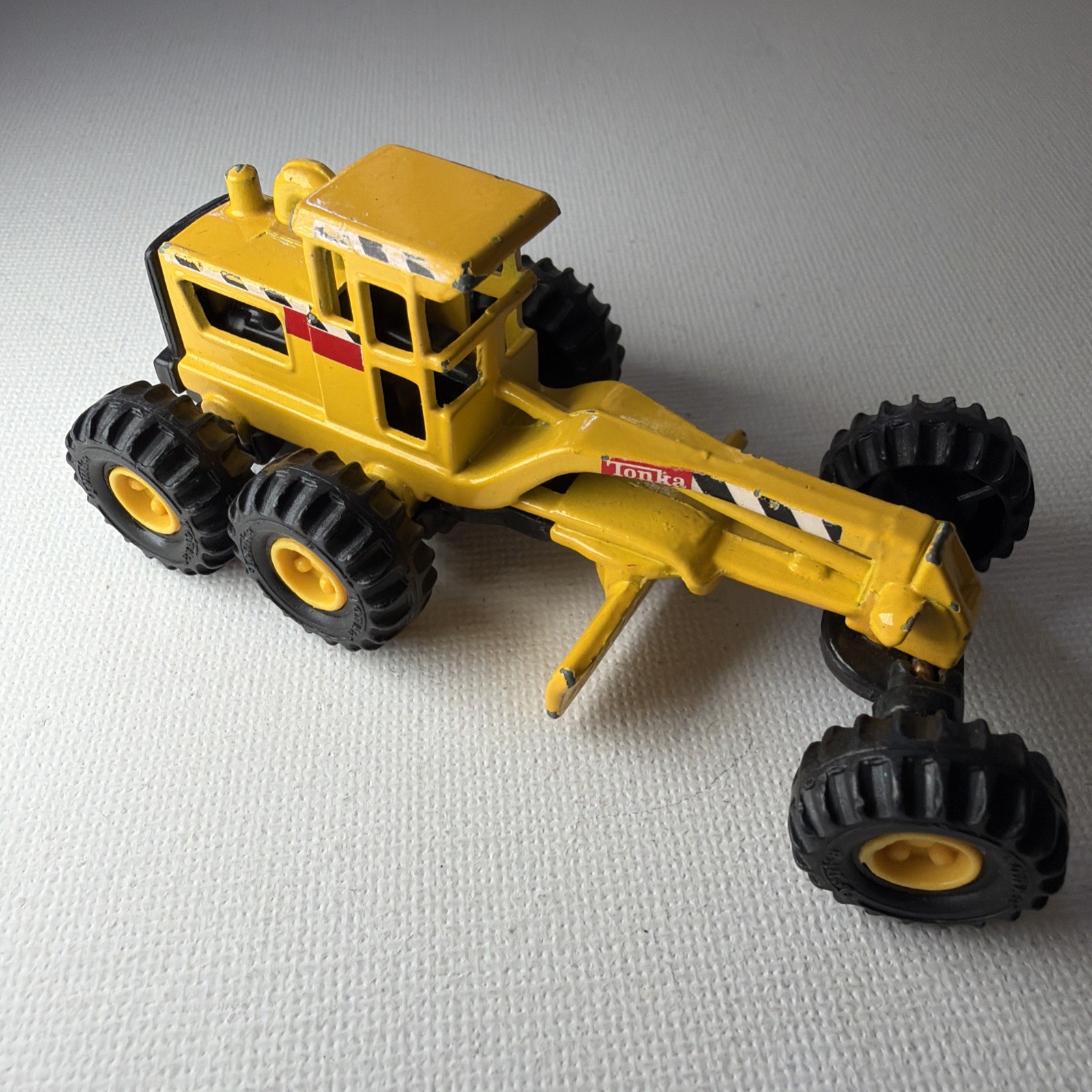 Maisto 1998 Tonka-Hasbro Mini Steel Road Grader 1230 Vintage Toy Truck