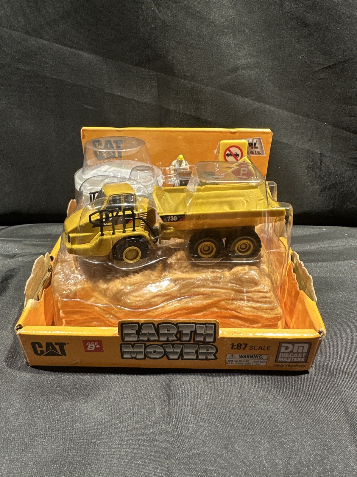 NEW SHIPS FREE Diecast Masters 1:87 (HO) CAT 730 Articulated Truck Earth Mover