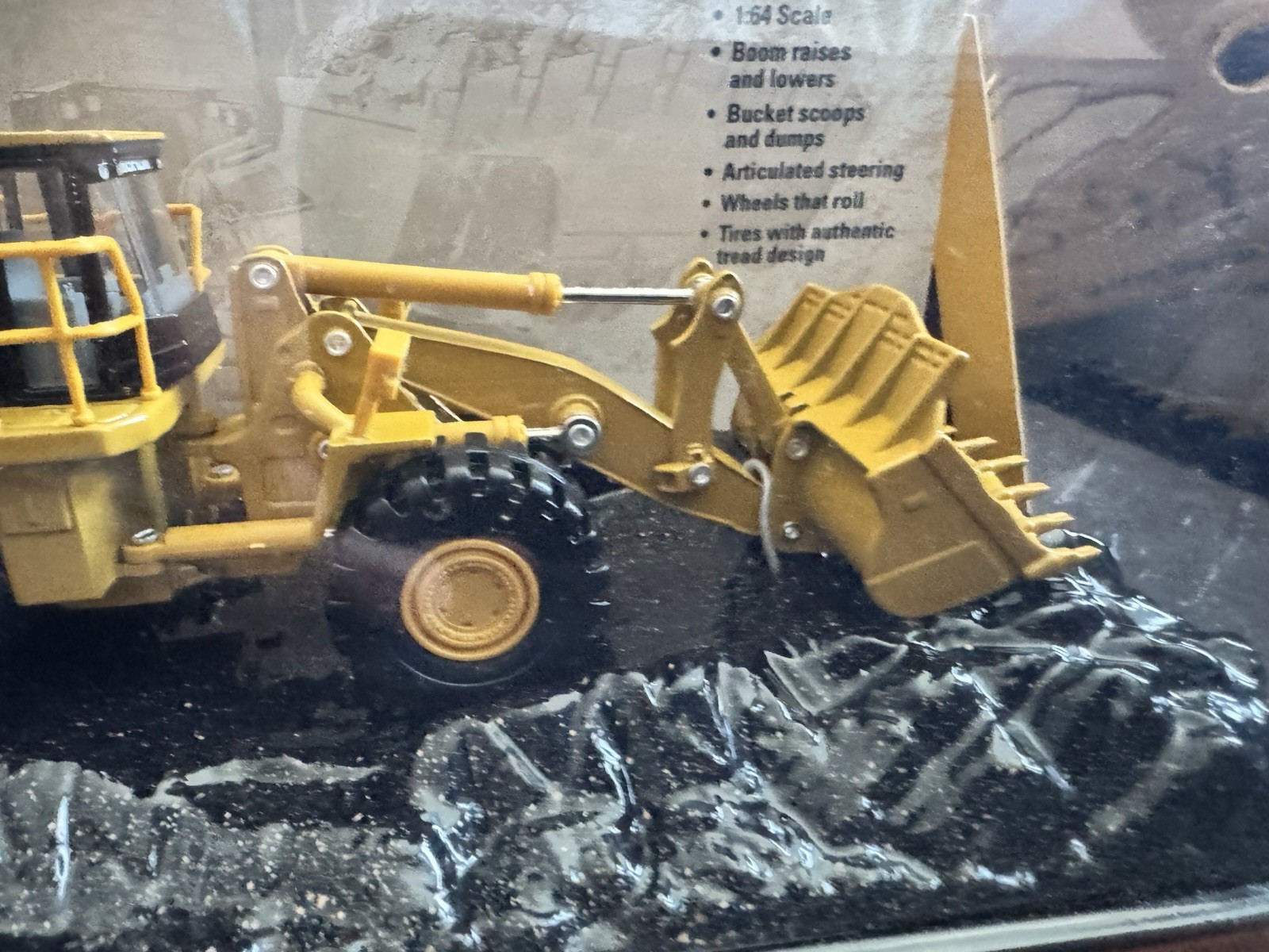 Norscot CAT 988G Wheel Loader 55302 NiB – 1:64 scale