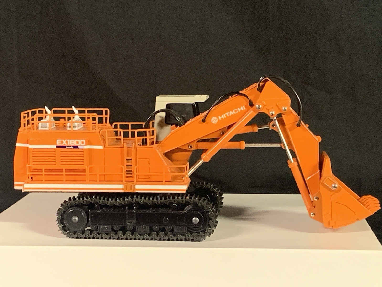 Shinsei Hitachi EX1800 1/60 Diecast Giant Excavator Mining Shovel w/Box