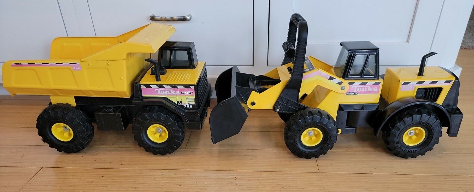 VINTAGE TONKA MIGHTY DUMP TRUCK 768 & MIGHTY FRONT LOADER 728 SET