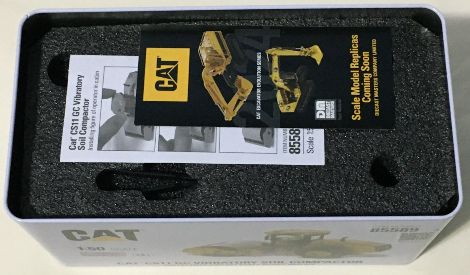 Caterpillar CS11 GC Vibratory Soil Compactor 1:50 Model – Diecast Masters 85589