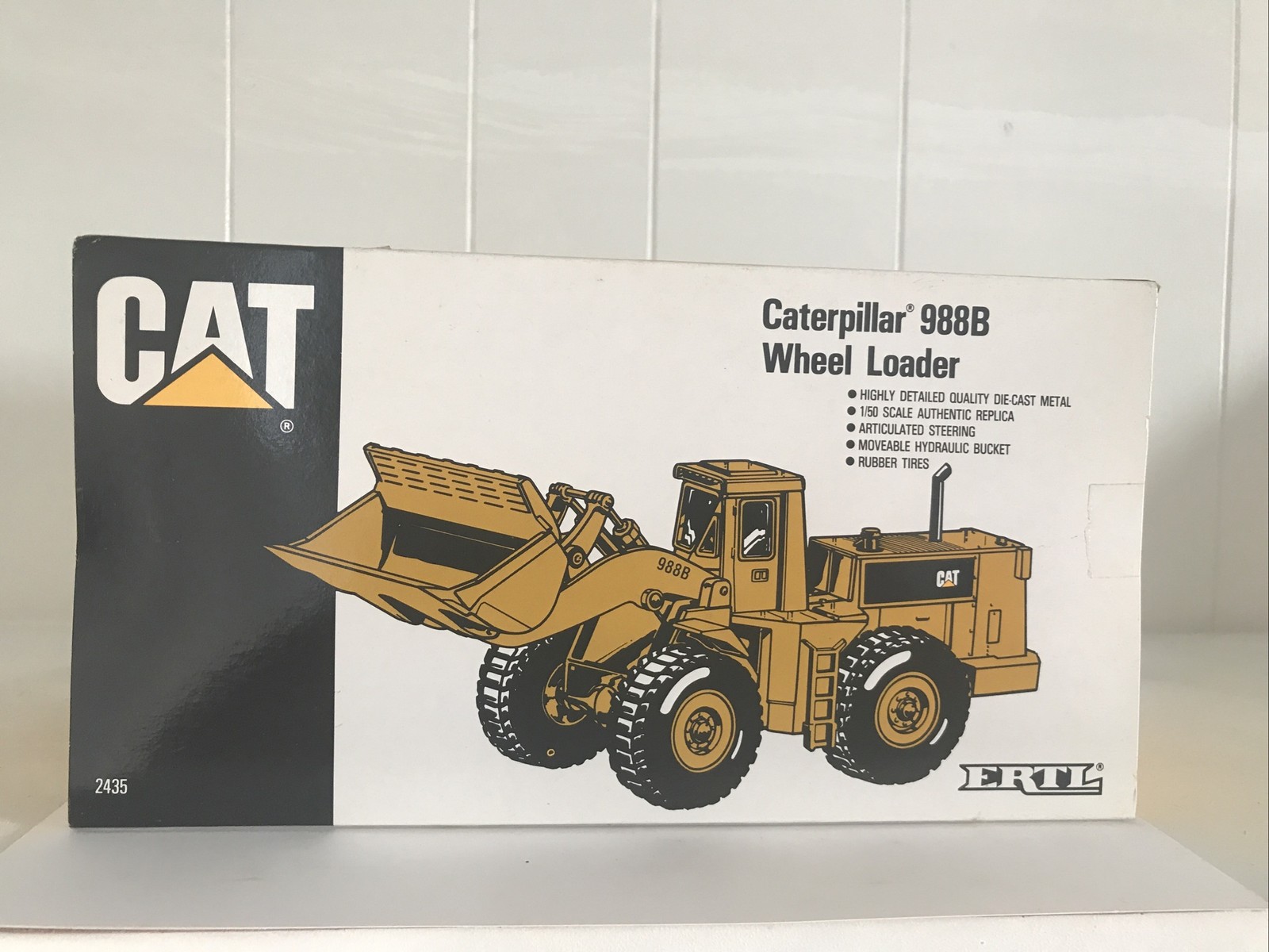 Caterpillar Cat 988B Wheel Loader – ERTL 1:50 Scale Diecast Model #2435 In Box