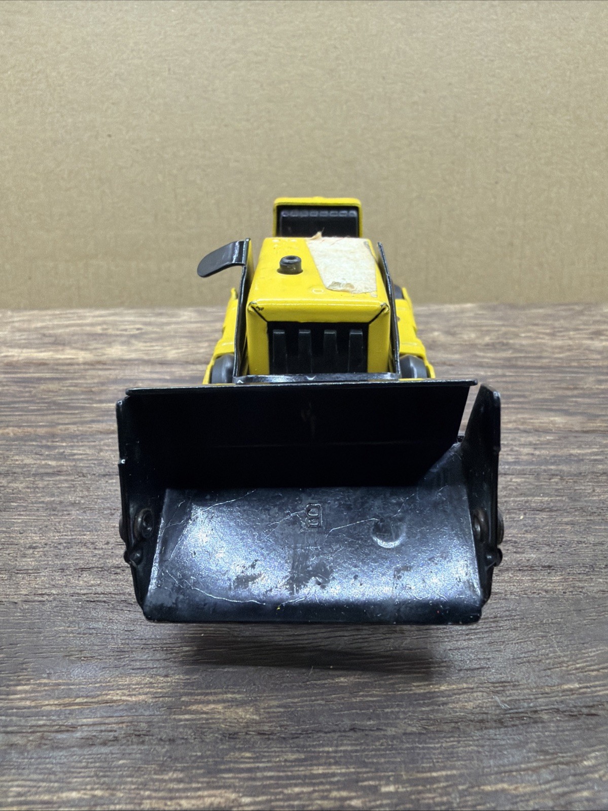 Vintage 1970’s Yellow Metal Tonka Bulldozer Front End Loader Toy – 5″