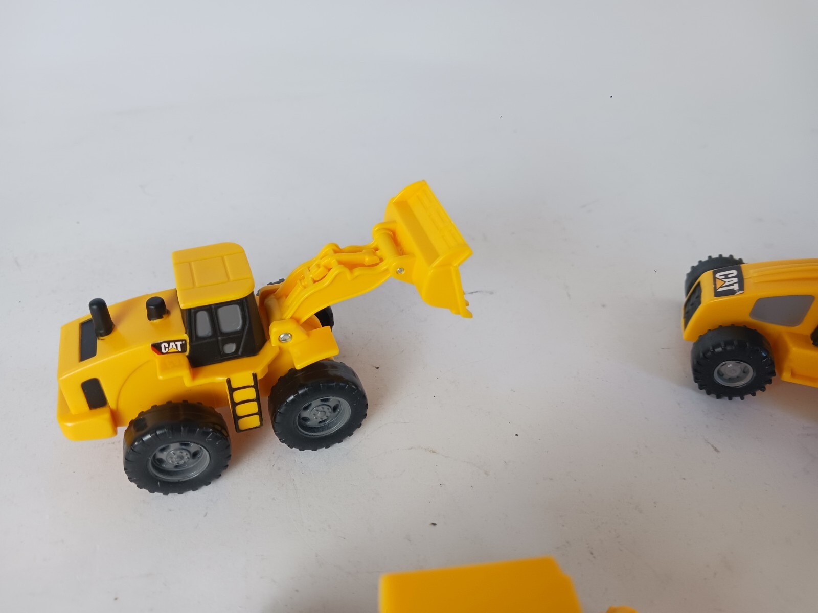 Cat Construction Lot of 7 Excavators, Dump truck etc. Kids Toys Arms Moves Noise