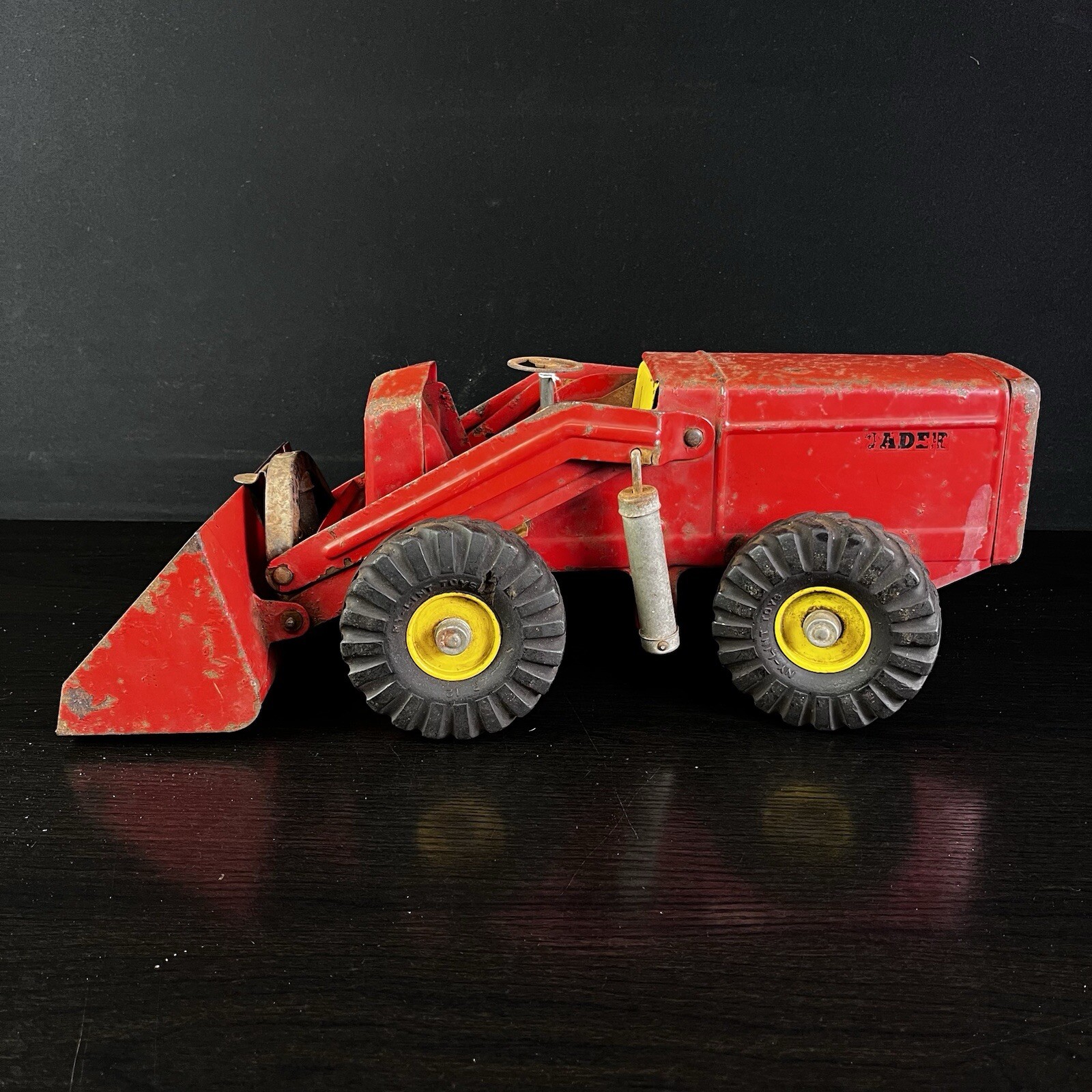 Vintage 1950’s Nylint Road construction Red Hough Payloader 17”