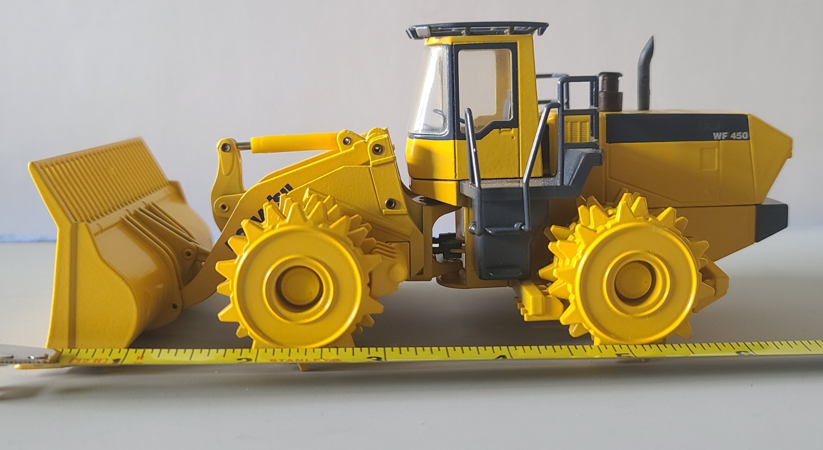 Conrad 2437/0 Komatsu WF450 Compacter/Loader, 1:50 Scale Excellent Condition