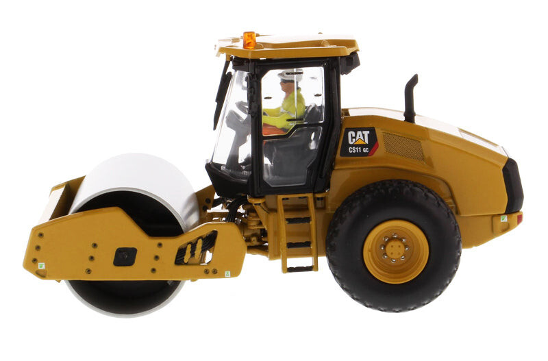 Caterpillar CS11 GC Vibratory Soil Compactor 1:50 Model – Diecast Masters 85589