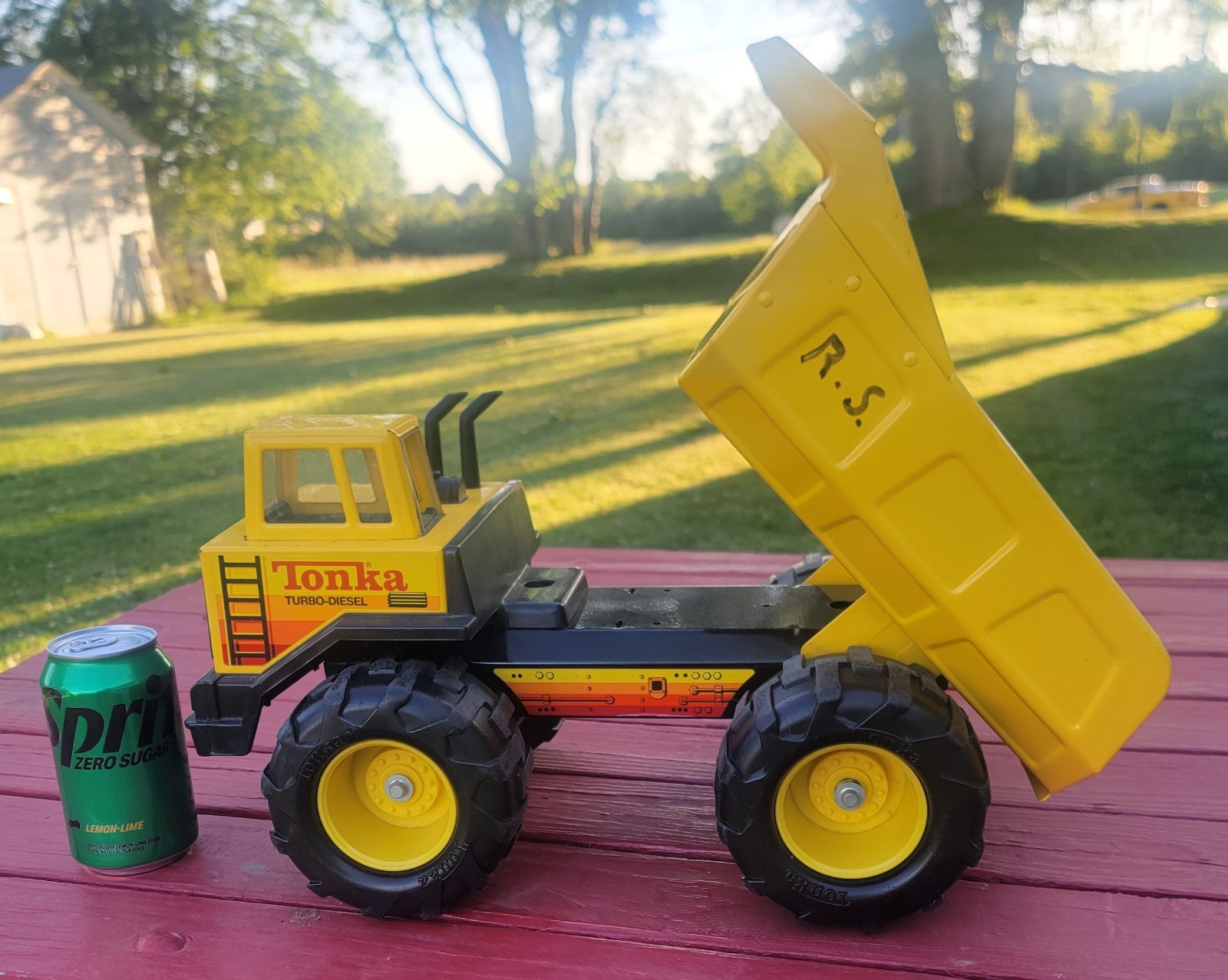 Tonka Turbo-Diesel Dump Truck Construction Vehicle Yellow/Black