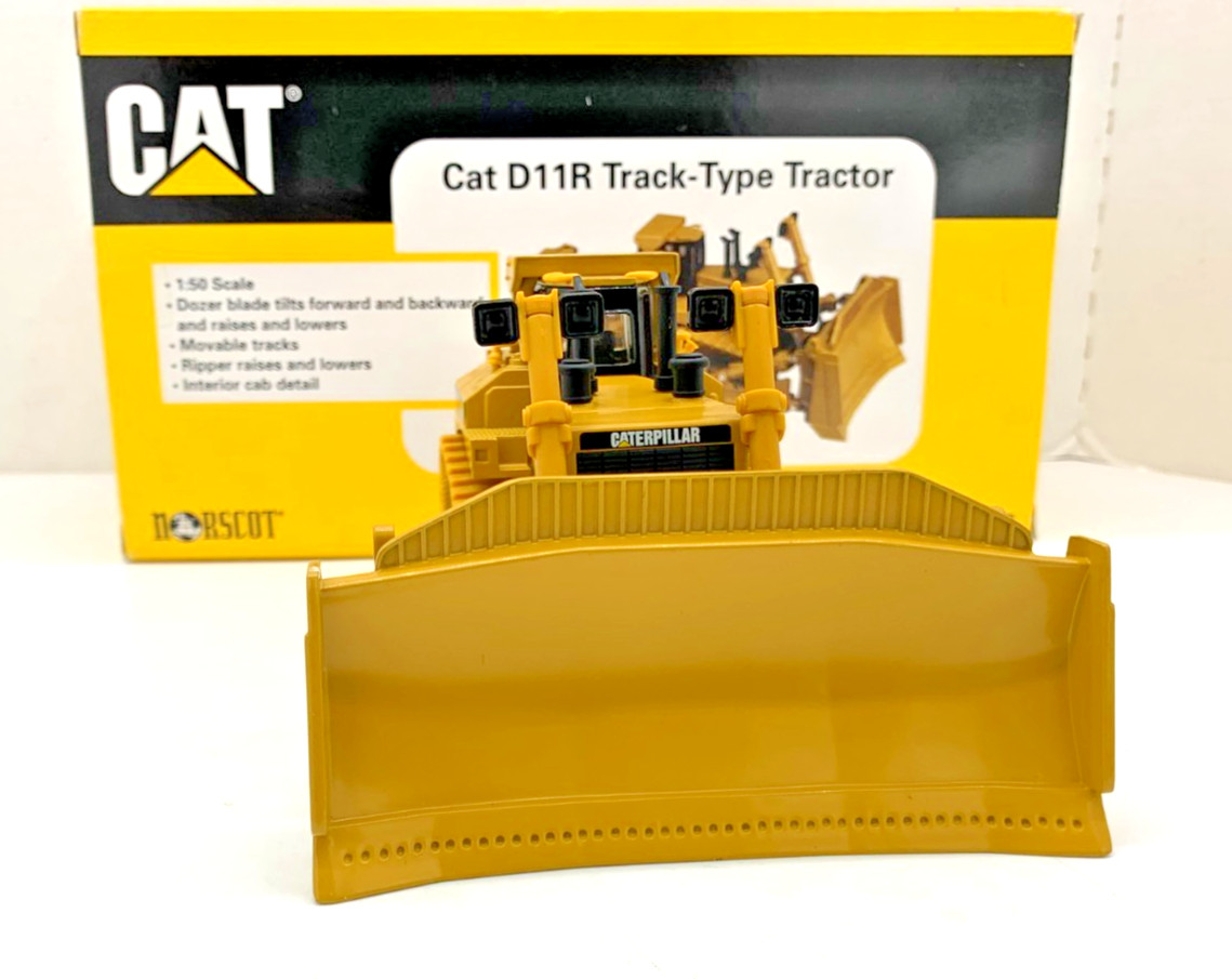 1999 Norscot Cat D11R Track-Type Tractor Die-Cast 1/50 Scale