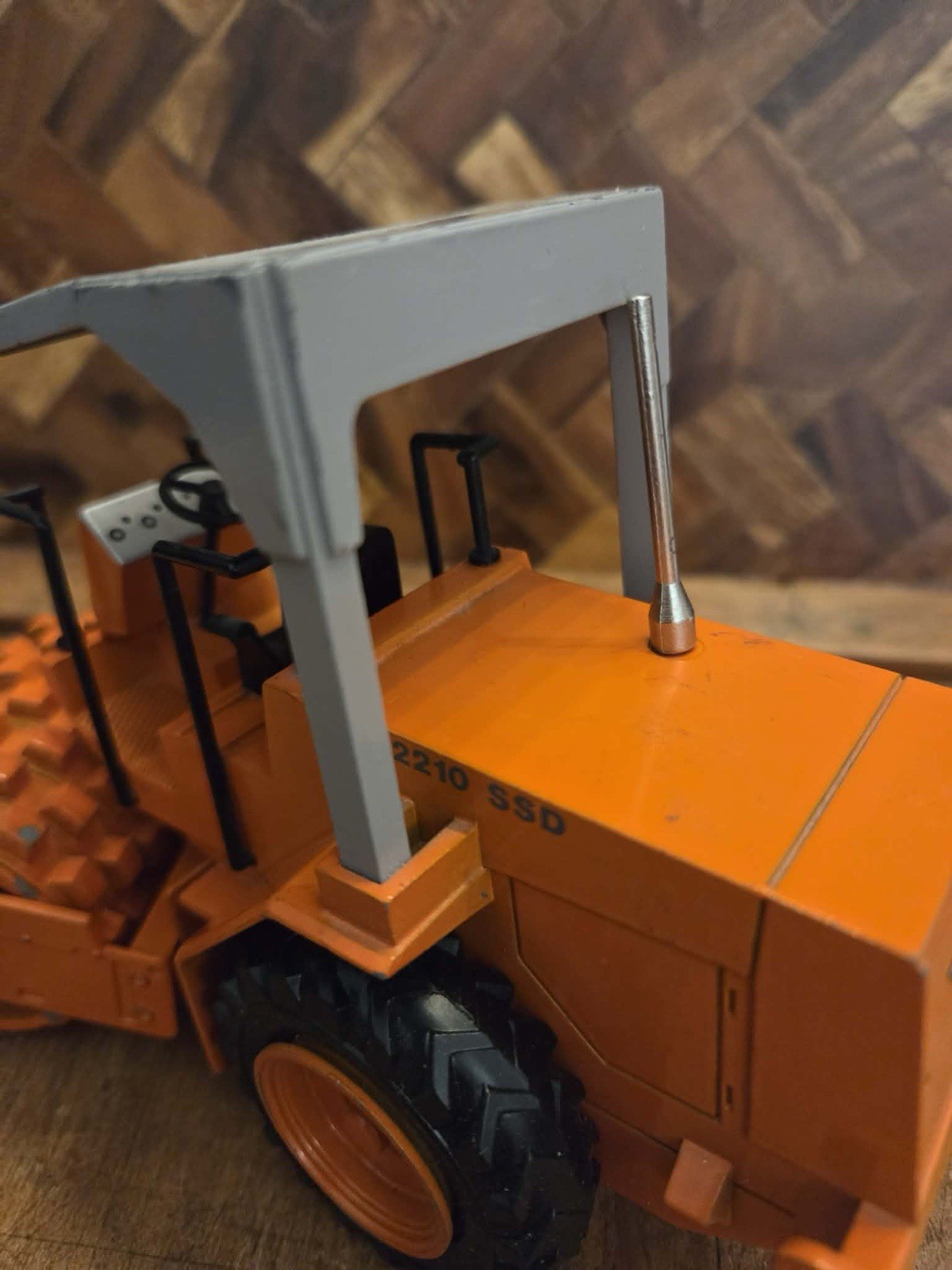 Hamm 2210-SSD Padded Roller Compactor Tractor – NZG 1:25 Scale Model #343