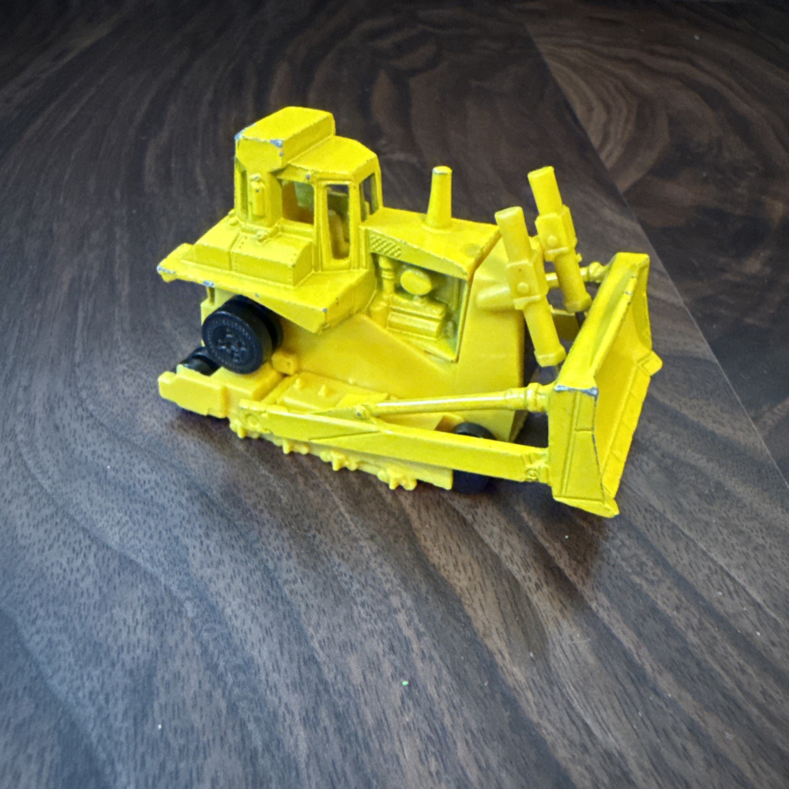 Hot Wheels CAT Bulldozer “Workhorses” 1979 Malaysia Base