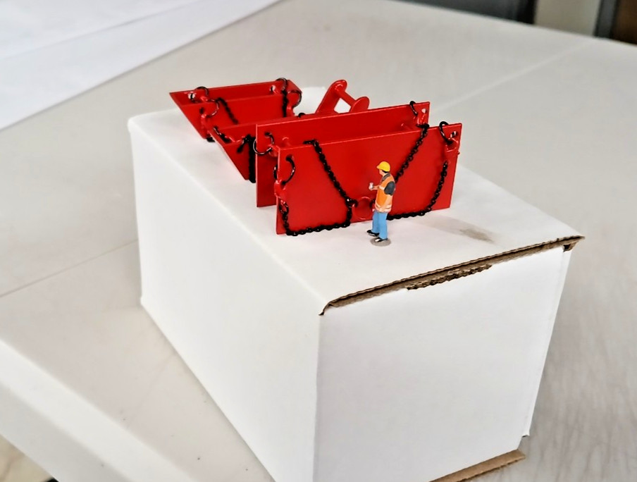 All Metal Trench, Bedding, Yard Box Set Lift Slings Authentic Manitowoc Red 1/87
