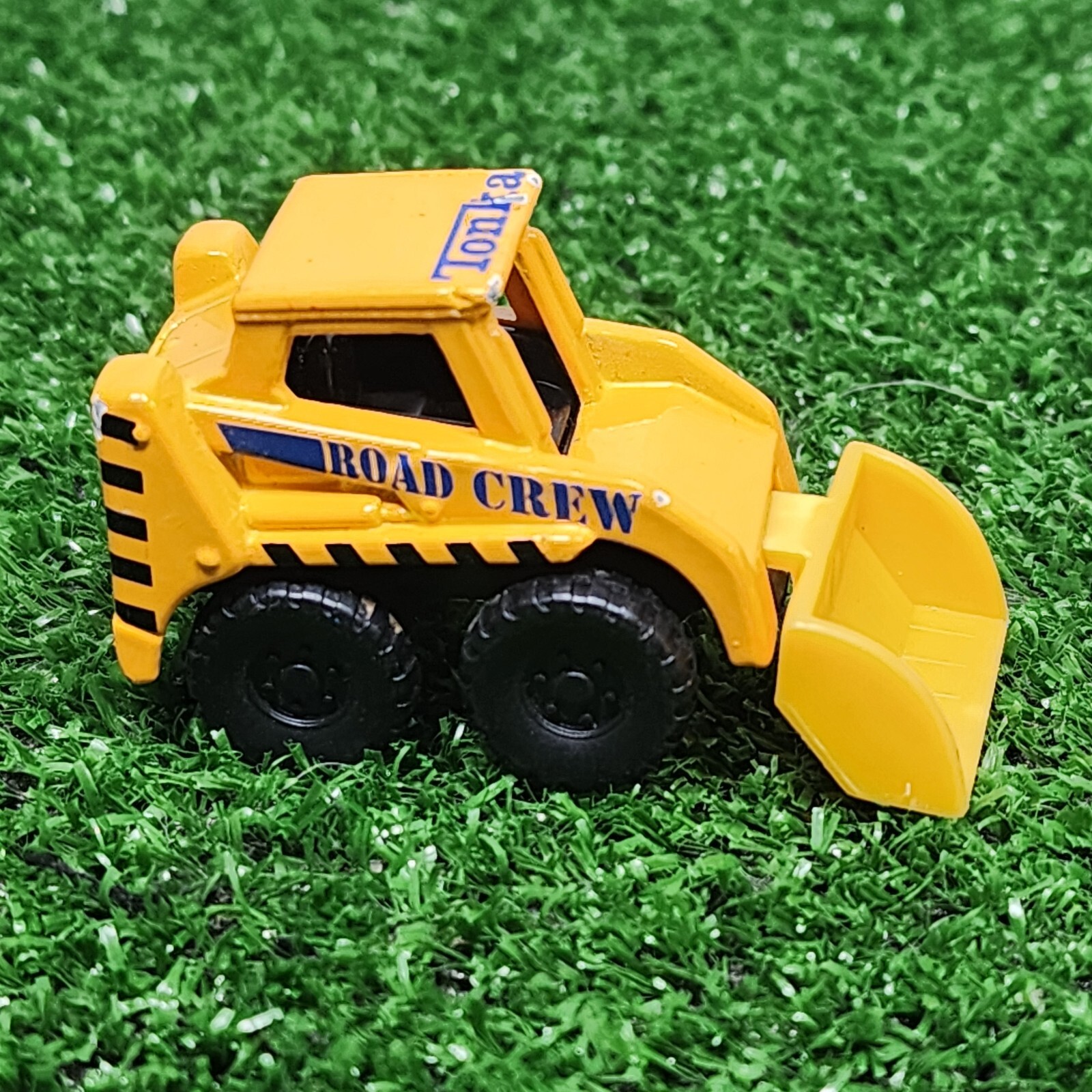 2005 Tonka Maisto Hasbro Tonka Road Crew Skidsteer Skidloader Yellow Diecast