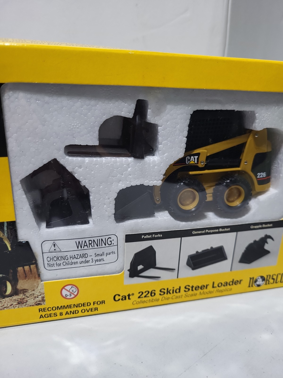 Caterpillar Cat 226 Skid-Steer Loader – Norscot 1:32 Scale Model #55036 New