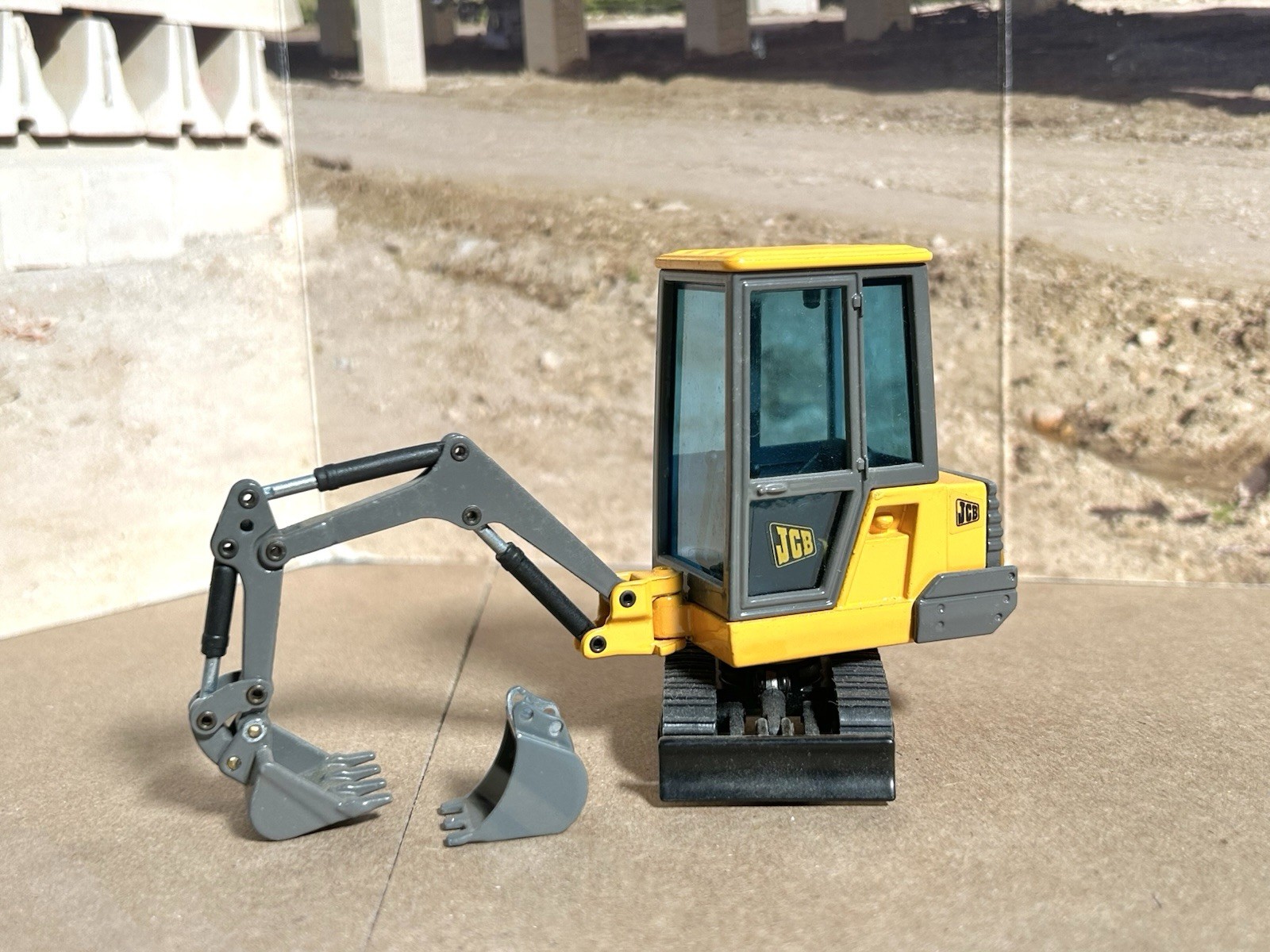 Joal 1/35 Scale 162 JCB 801 Mini Excavator -Custom- w/2 Buckets & Original Box!
