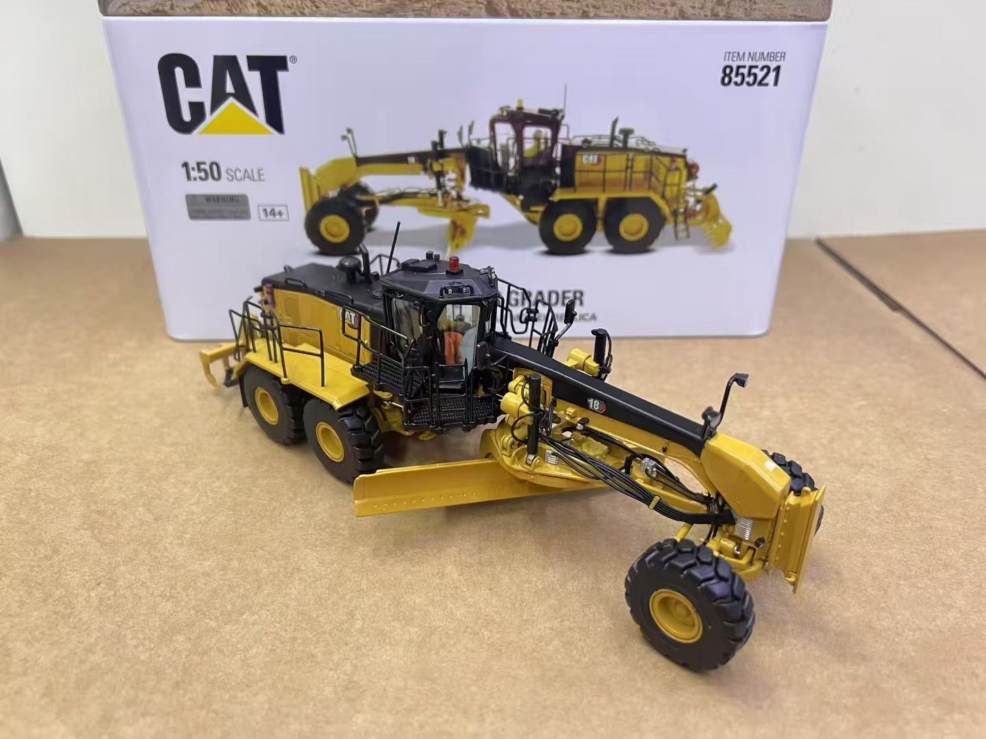 Diecast Masters 1/50 Scale CAT 18 Motor Grader Diecast Model Toy 85521