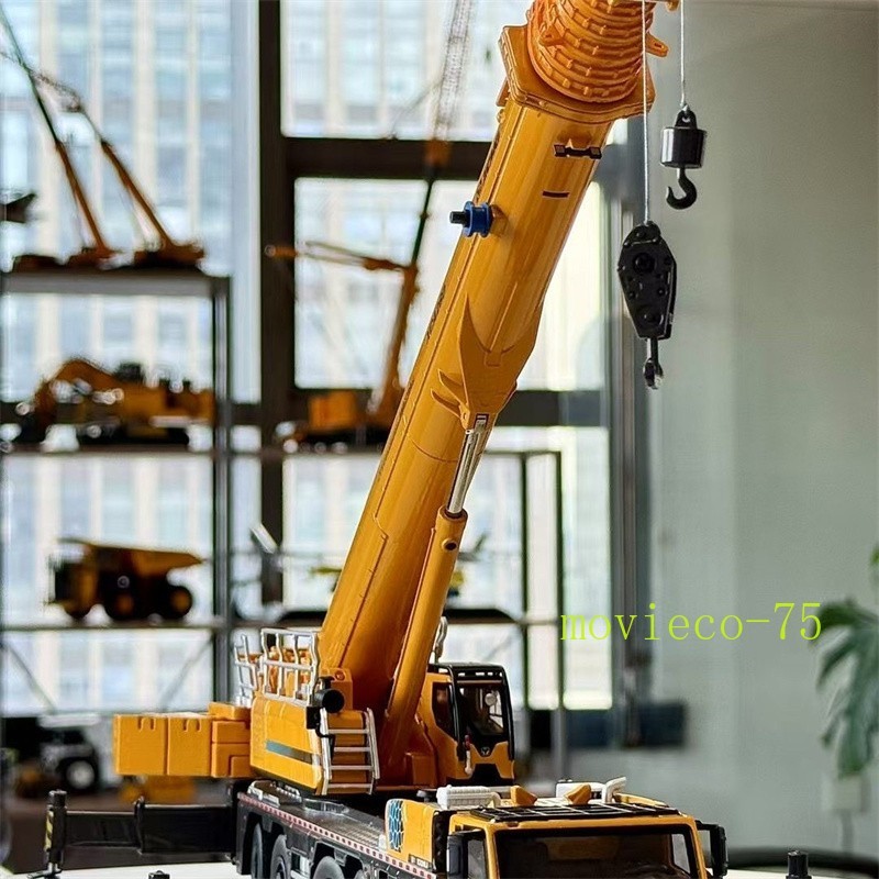 1:50 XGMC XCA260L8 260 Two-cab 5-axle Alloy Crane Model XCMG All-terrain Crane