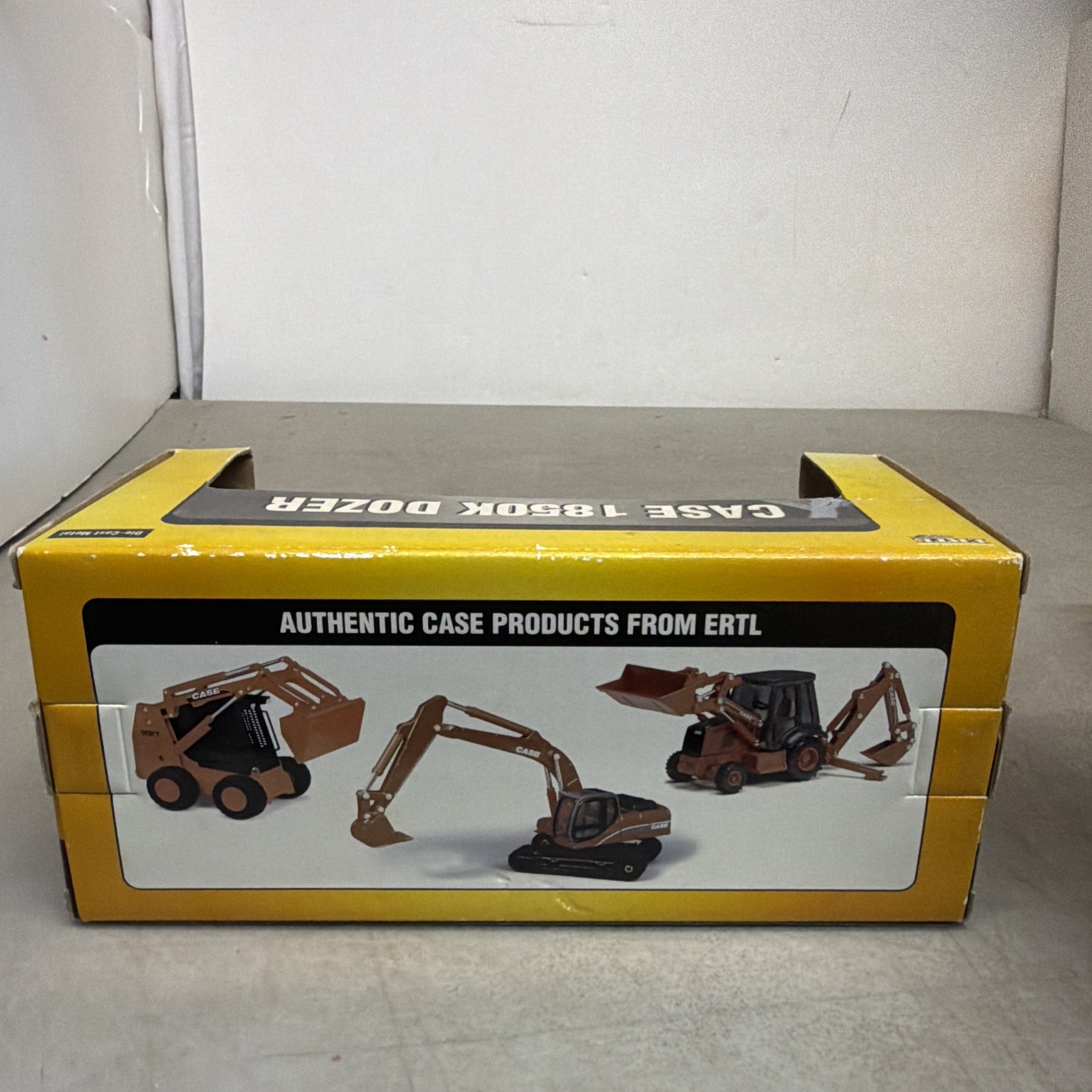 Ertl Case 1850K Crawler Dozer 1/50 Scale Die-Cast Construction Model
