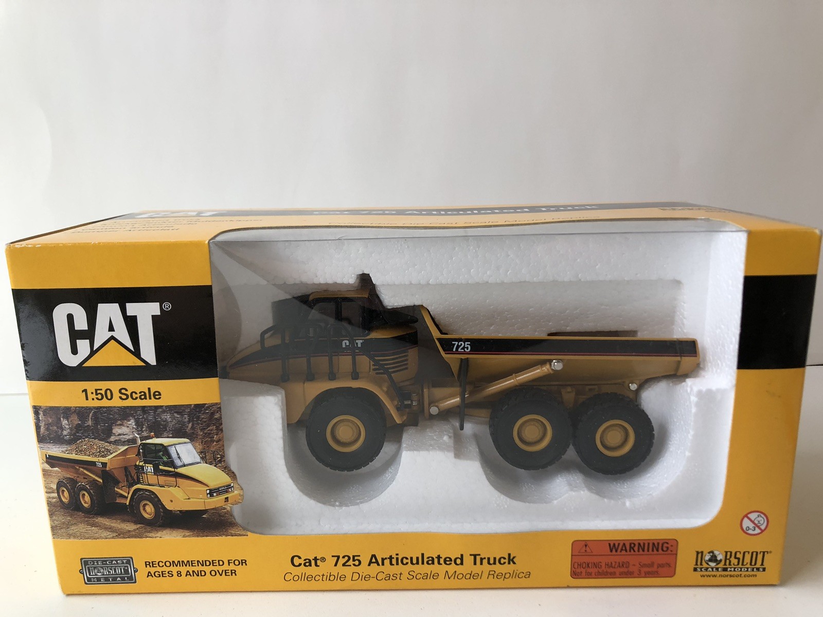 Norscot CAT 725 Articulated Truck 1:50 Scale Yellow Model 55073 NIB