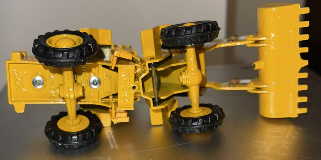VTG JOAL FRONT END LOADER 920 – 1:50 – No. 214 – Spain mint
