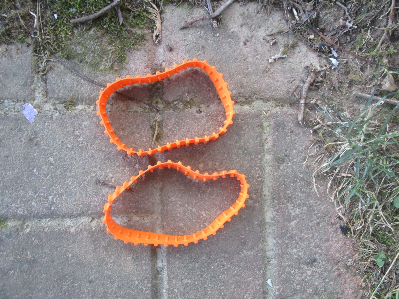 Vintage 5.5″ Orange rubber Bulldoazer treads, Tonka ERTL ?? No Clue