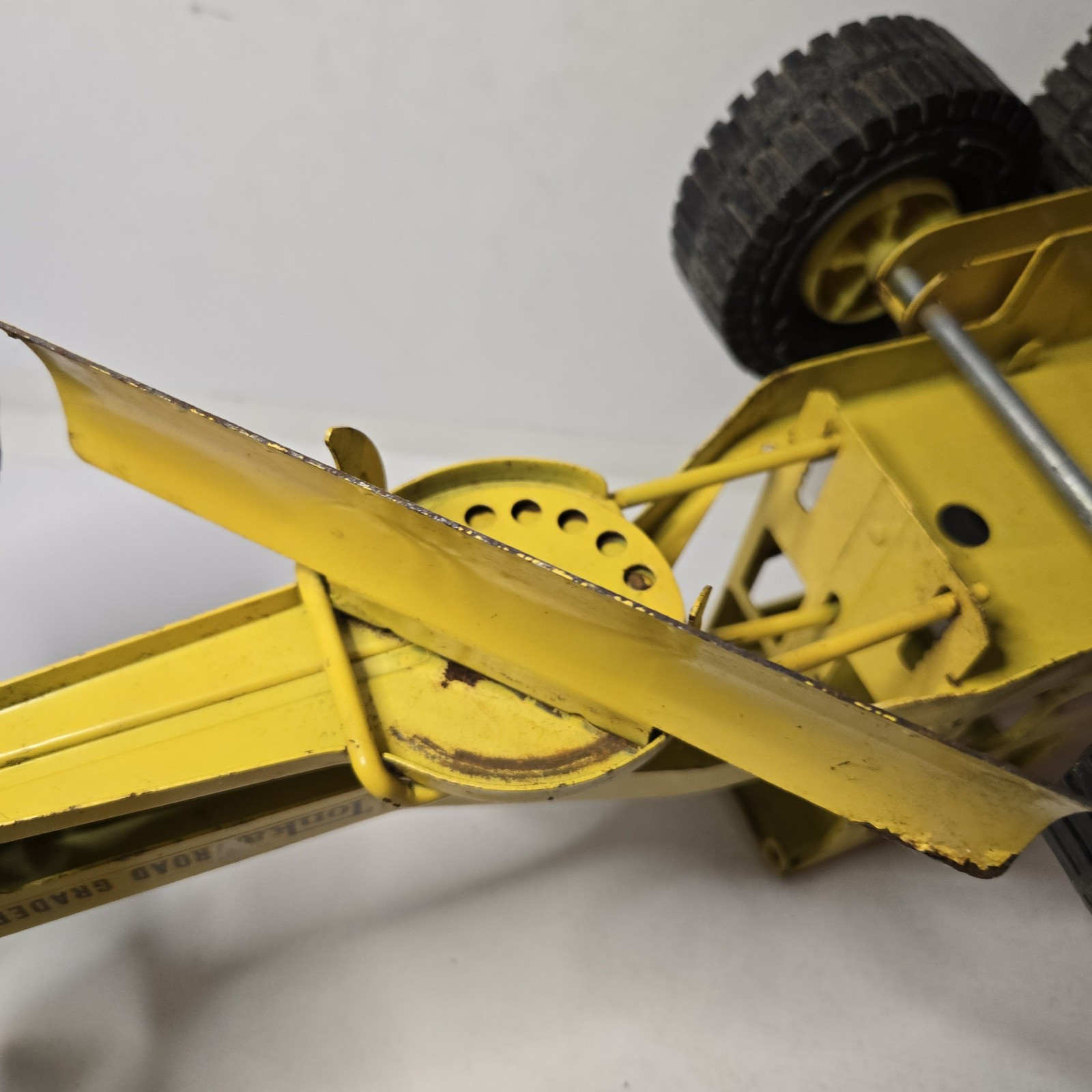 Tonka Roader Grader 1969/70 USED Condition 17 Inches Long Real Rubber Tires