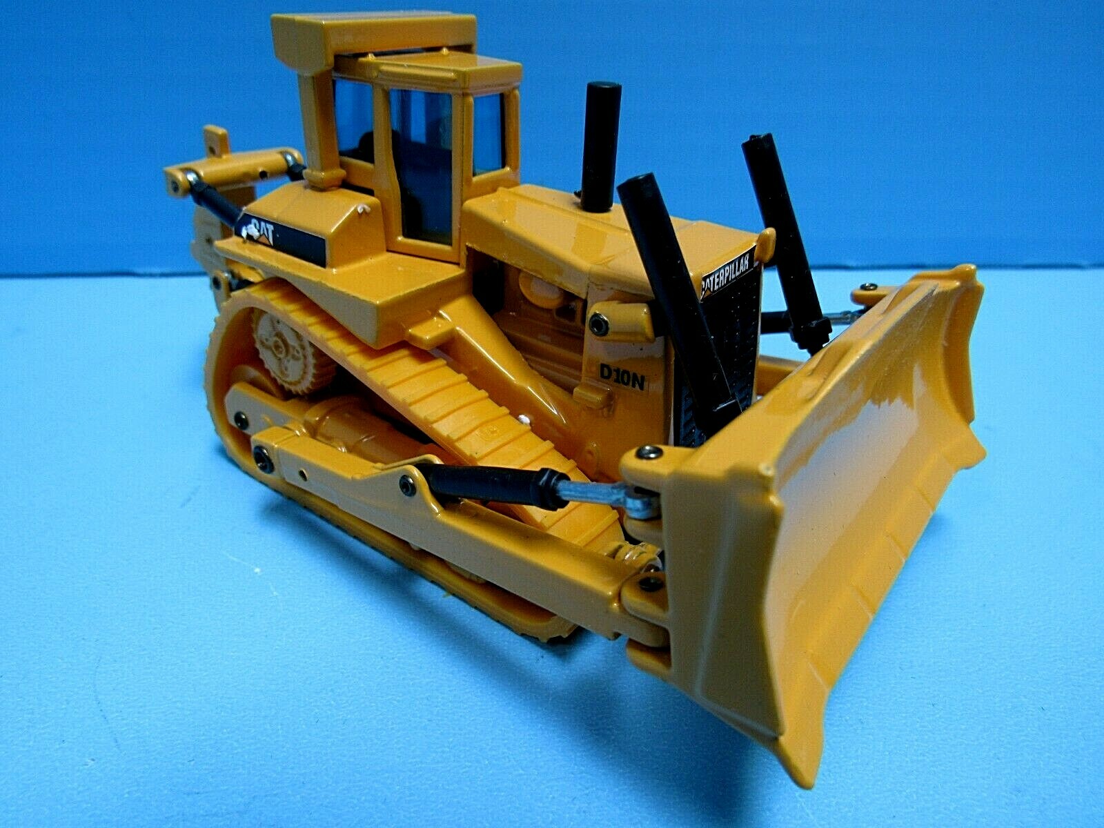 VTG CATERPILLAR D10N TRACK-TYPE TRACTOR SCALE 1:70 – REF NO. 220 JOAL – SPAIN
