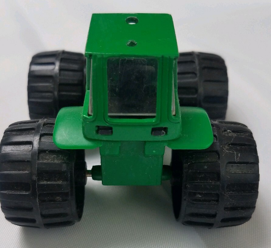 2003 Plastic Soma Mighty Wheels Blue Ridge Farm Green Tractor Toy Collect