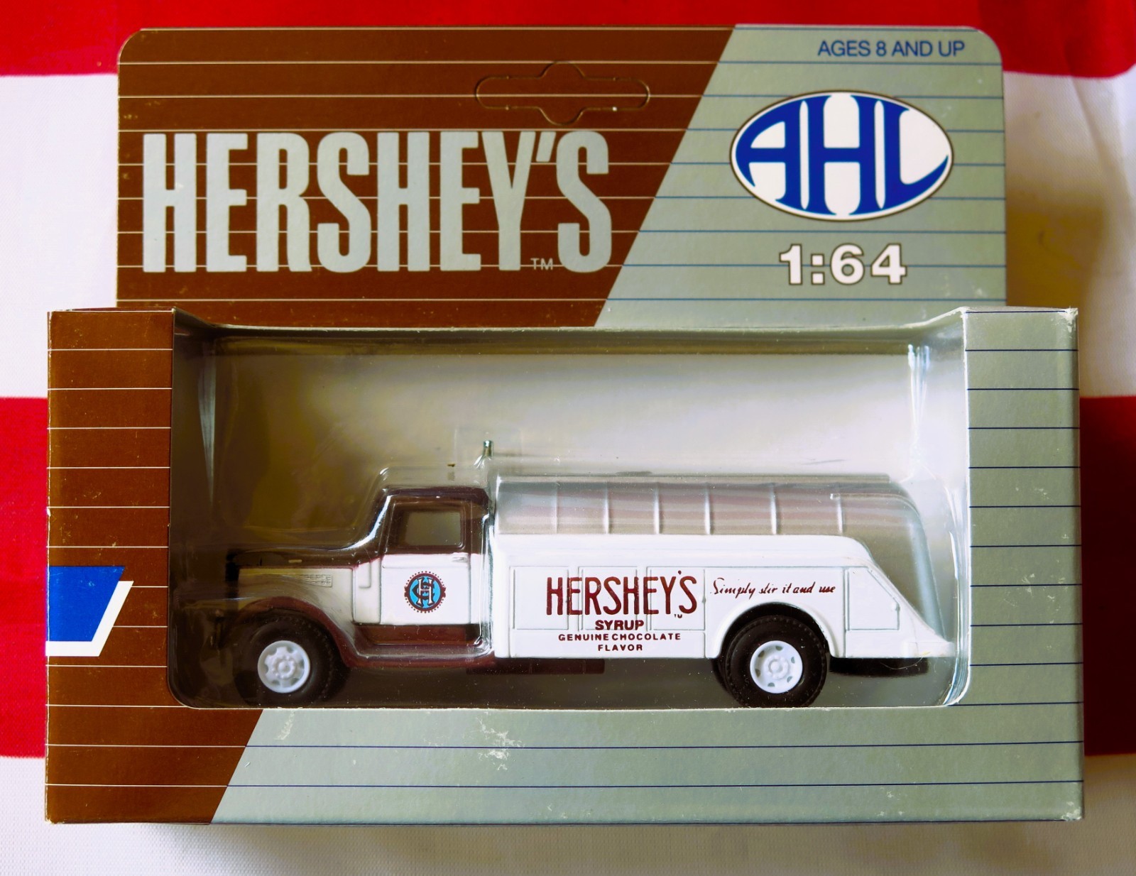 NEW AHL Peterbilt 260 Tank Truck Hershey’s Collection 1/64 Die-cast